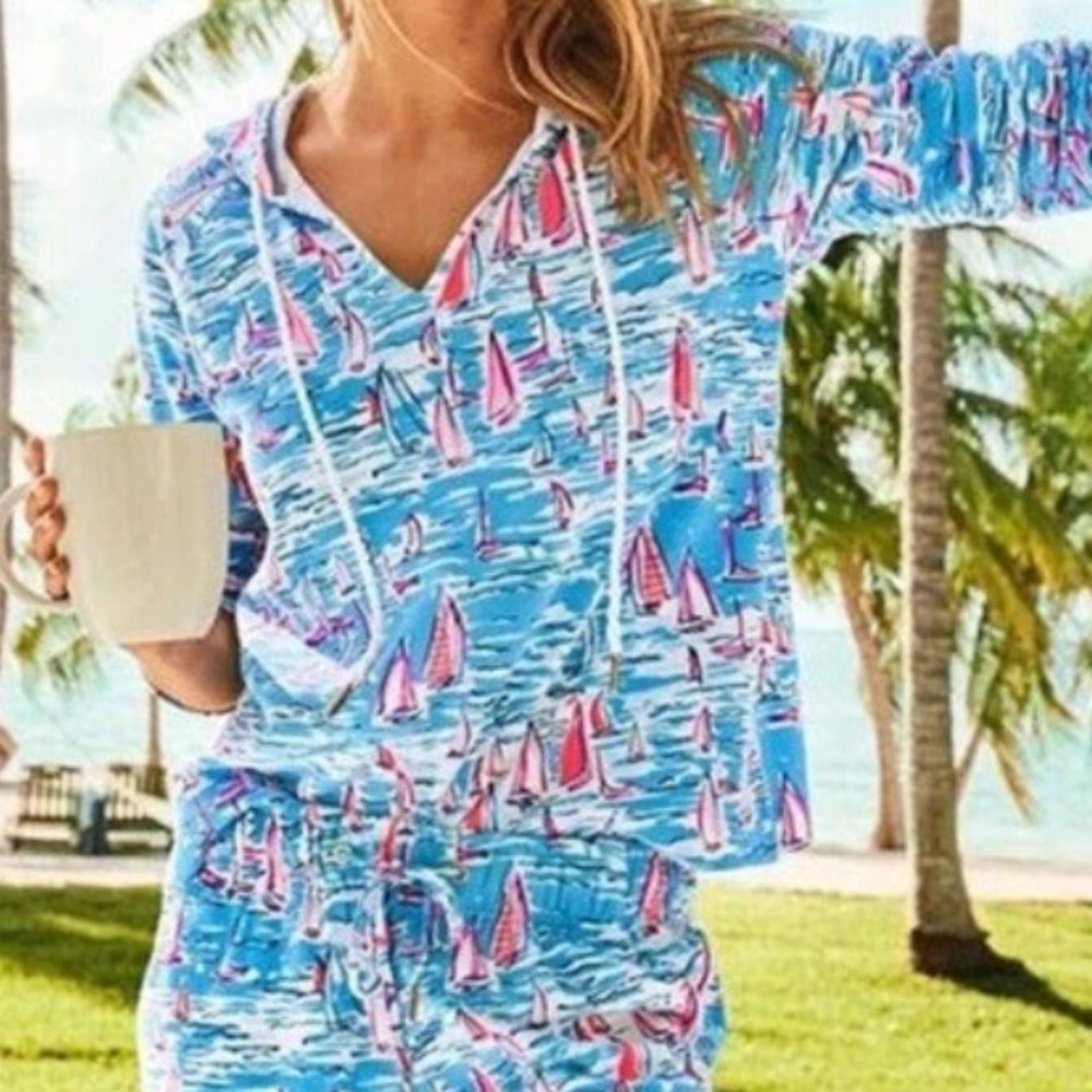 NWT LILLY PULITZER KIAWAH HOODIE SIZE LARGE *IT'S A SAILABRATION* BOCA BLUE MED